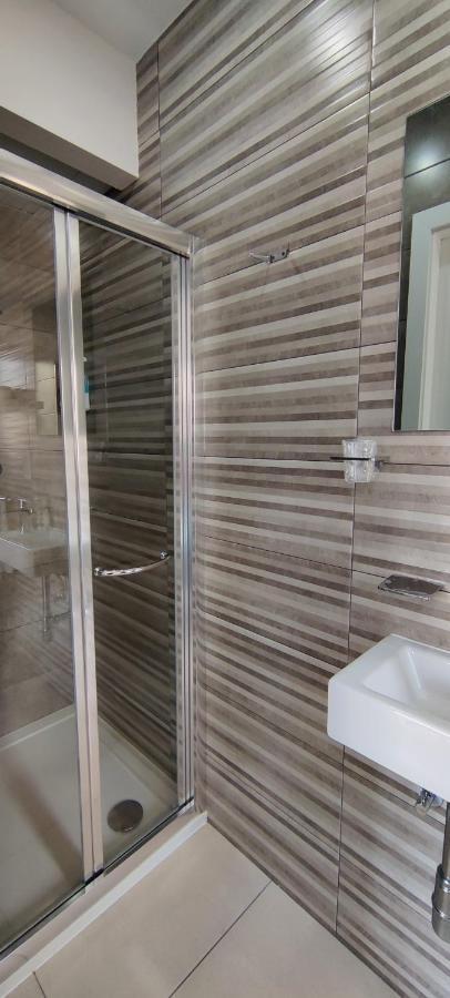 Villa Arjuza - Private Self Catering Bedrooms With Bathroom Is-Swieqi Exteriér fotografie